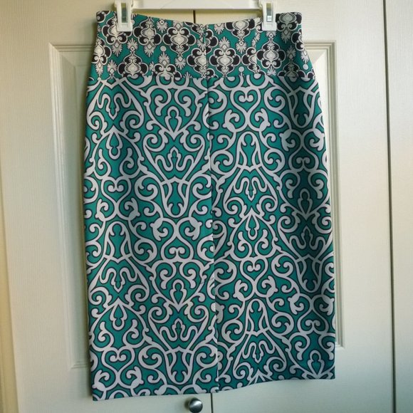 NY&C: New York and Company Midi Skirt - Picture 3 of 9